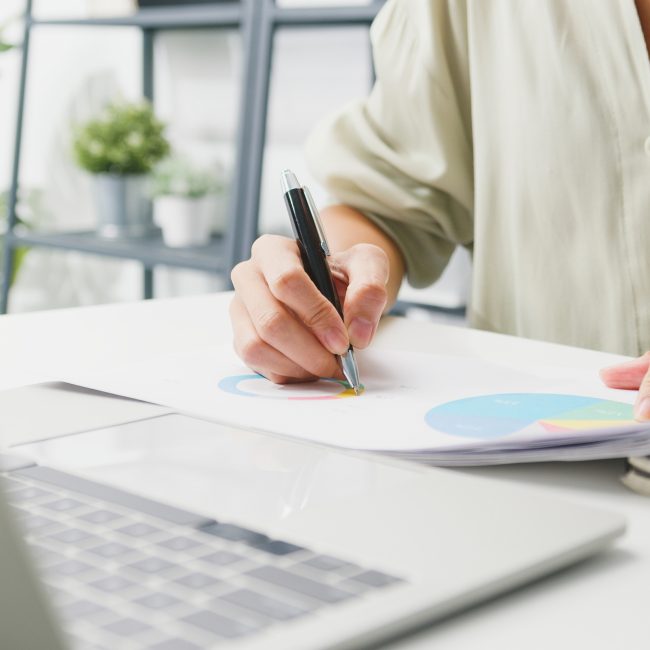 Advisor discussing health care retirement planning strategies with retirees in Southwest Florida