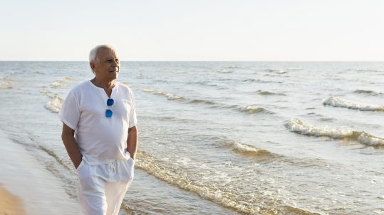 Advisor explaining simplified estate and legacy planning concepts to clients in Southwest Florida