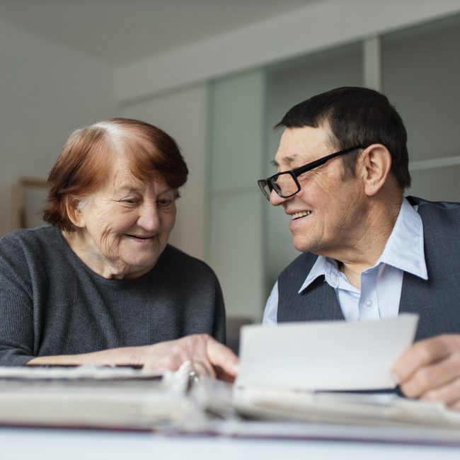 Advisor reviewing health care retirement planning steps with retirees in Southwest Florida