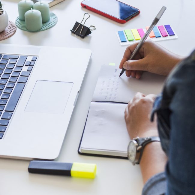 Client reviewing potential wealth management red flags with a financial advisor in Southwest Florida.