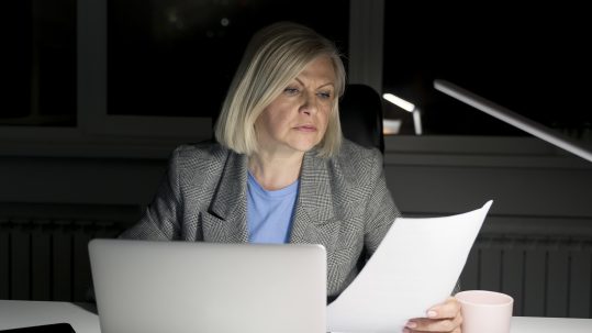 Financial advisor explaining inherited IRA rules to a client in Southwest Florida