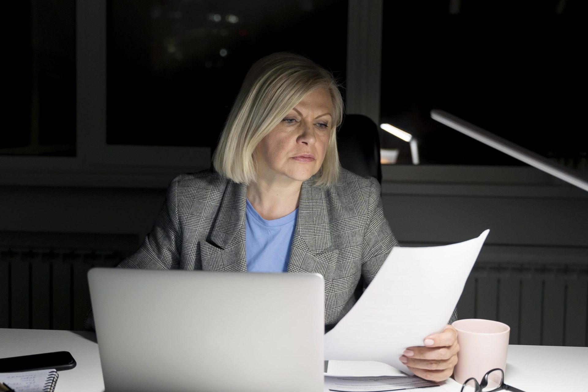 Financial advisor explaining inherited IRA rules to a client in Southwest Florida