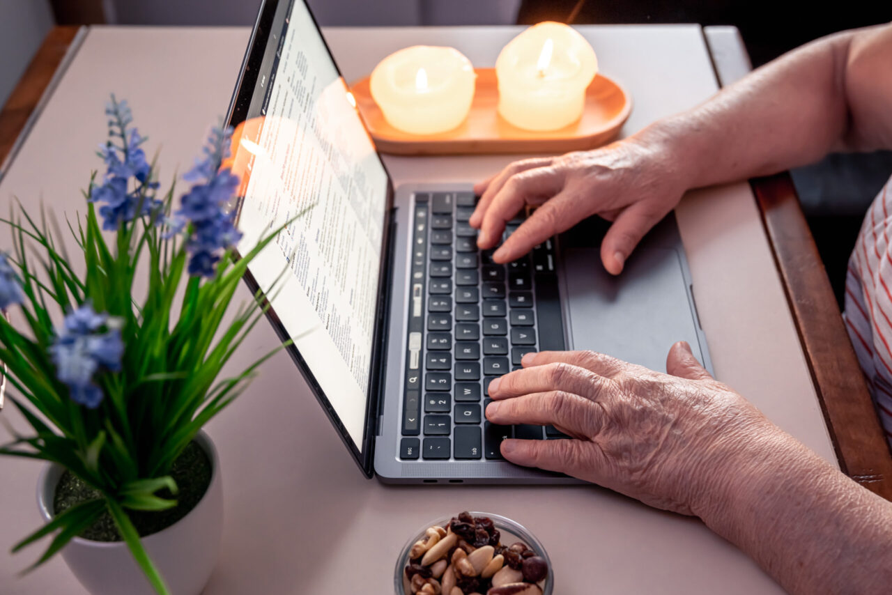 Person using AI for retirement planning and financial questions