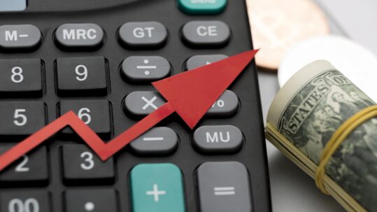 Illustration showing the inverse relationship between interest rates and bond prices